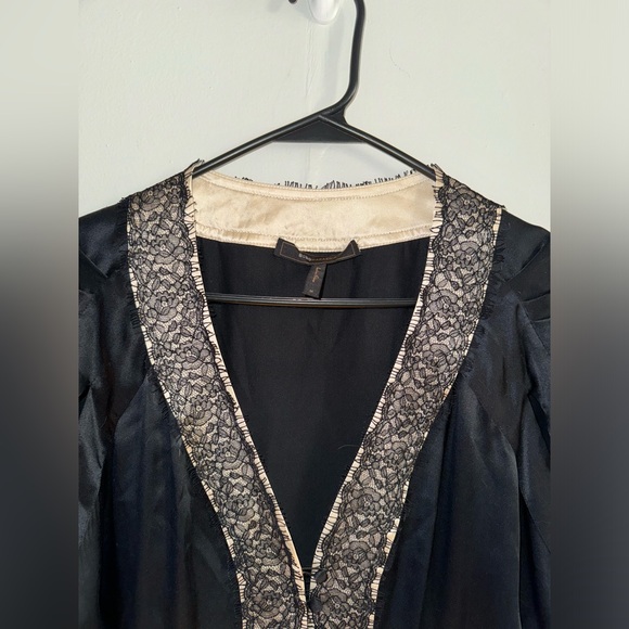 BCBGMAXAZRIA Women’s Black & Cream 100% Silk Lace Button Down Blouse Size Medium - Picture 3 of 6